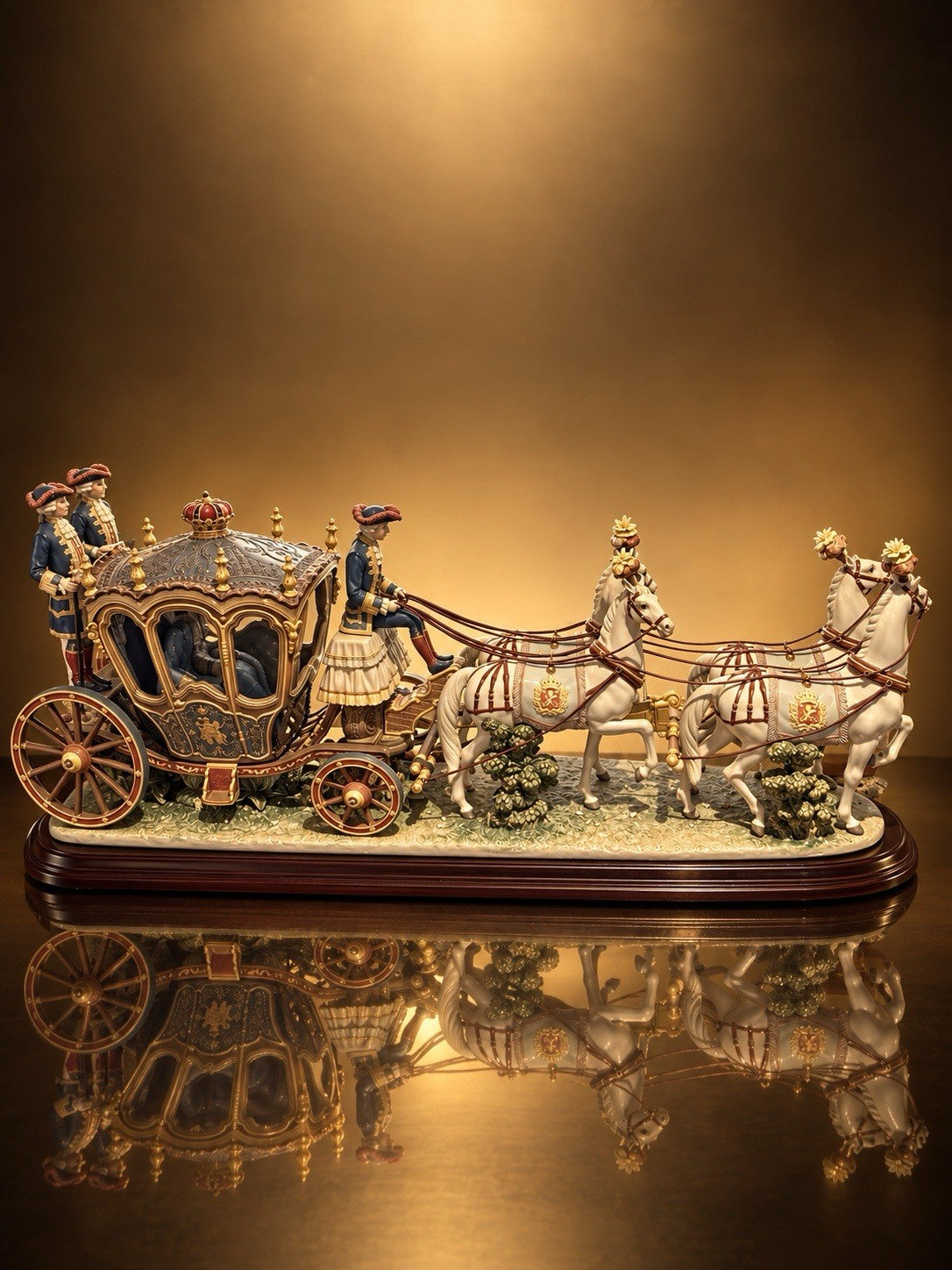 Lladró 18th Century Coach #01001485 | High Porcelain | Elite Limited Edition 500
