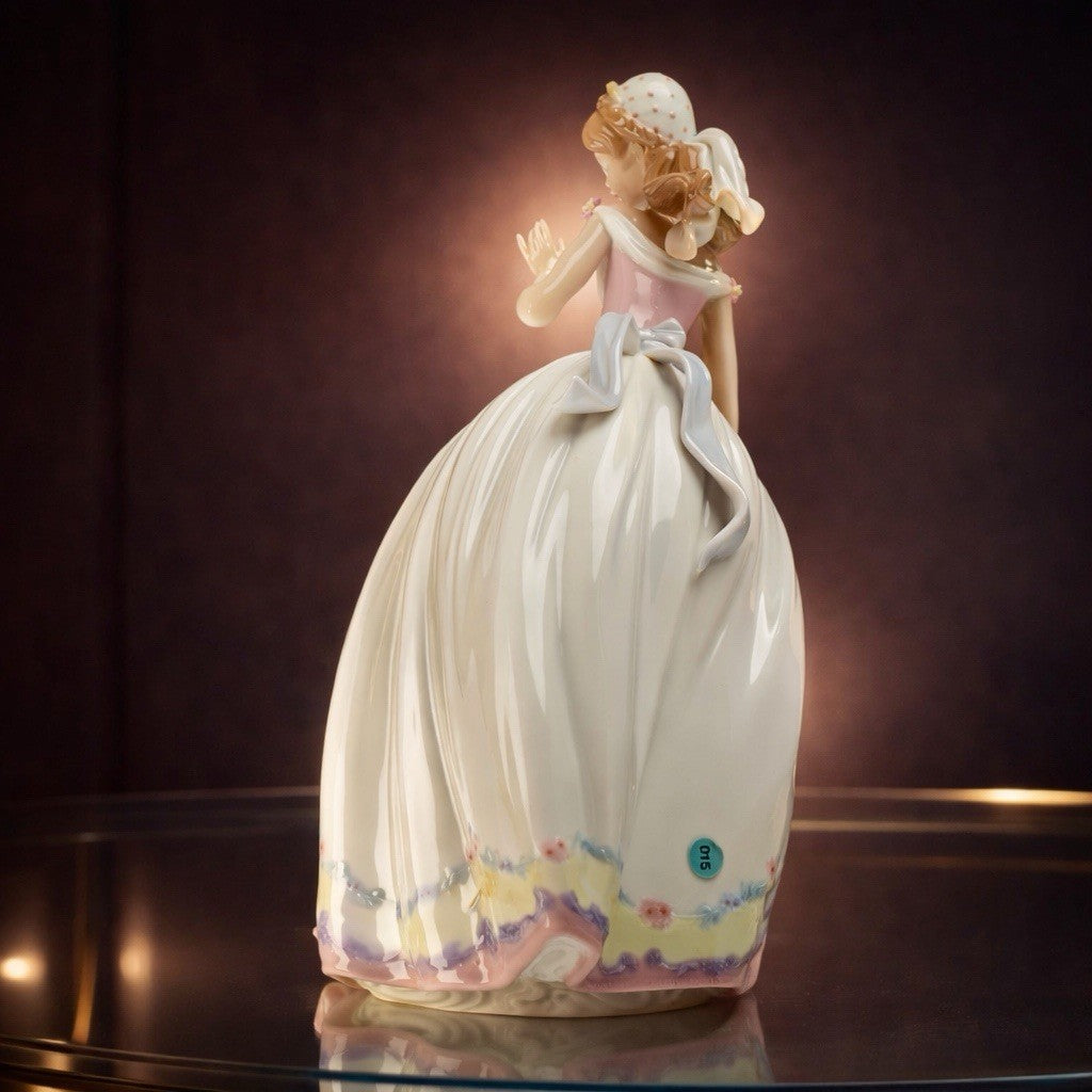 The Glass Slipper – Lladró (Cenicienta)Retired 2001 | Sculptor José Puche. MINT.