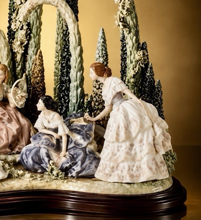 Lladró Garden Party #01001578 | Elite Limited Edition 500 | Retired 1999 | Base