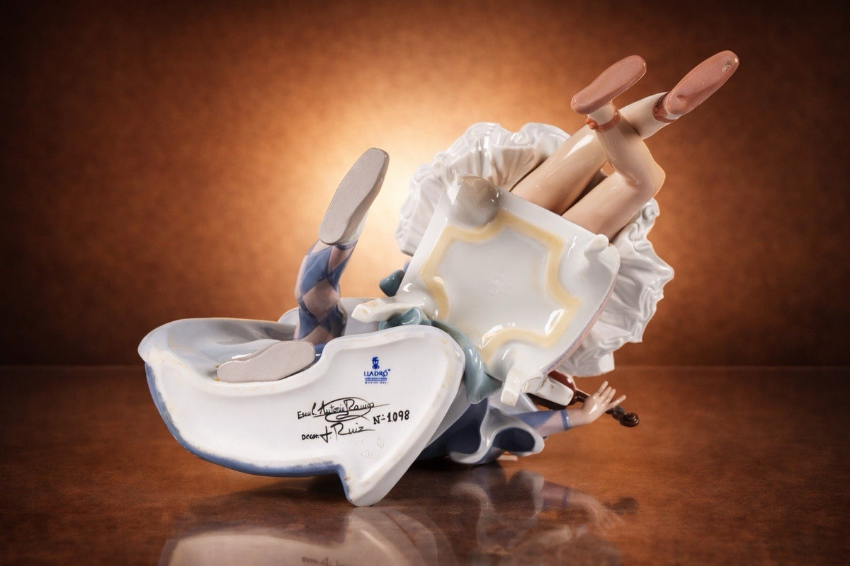 Lladró Jester Serenade #01005932 – Limited Edition 3,000 – Retired 1994