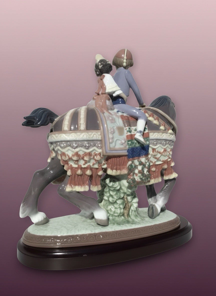 NIB! LLADRO Valencian Children 01001489. Ships From Spain.