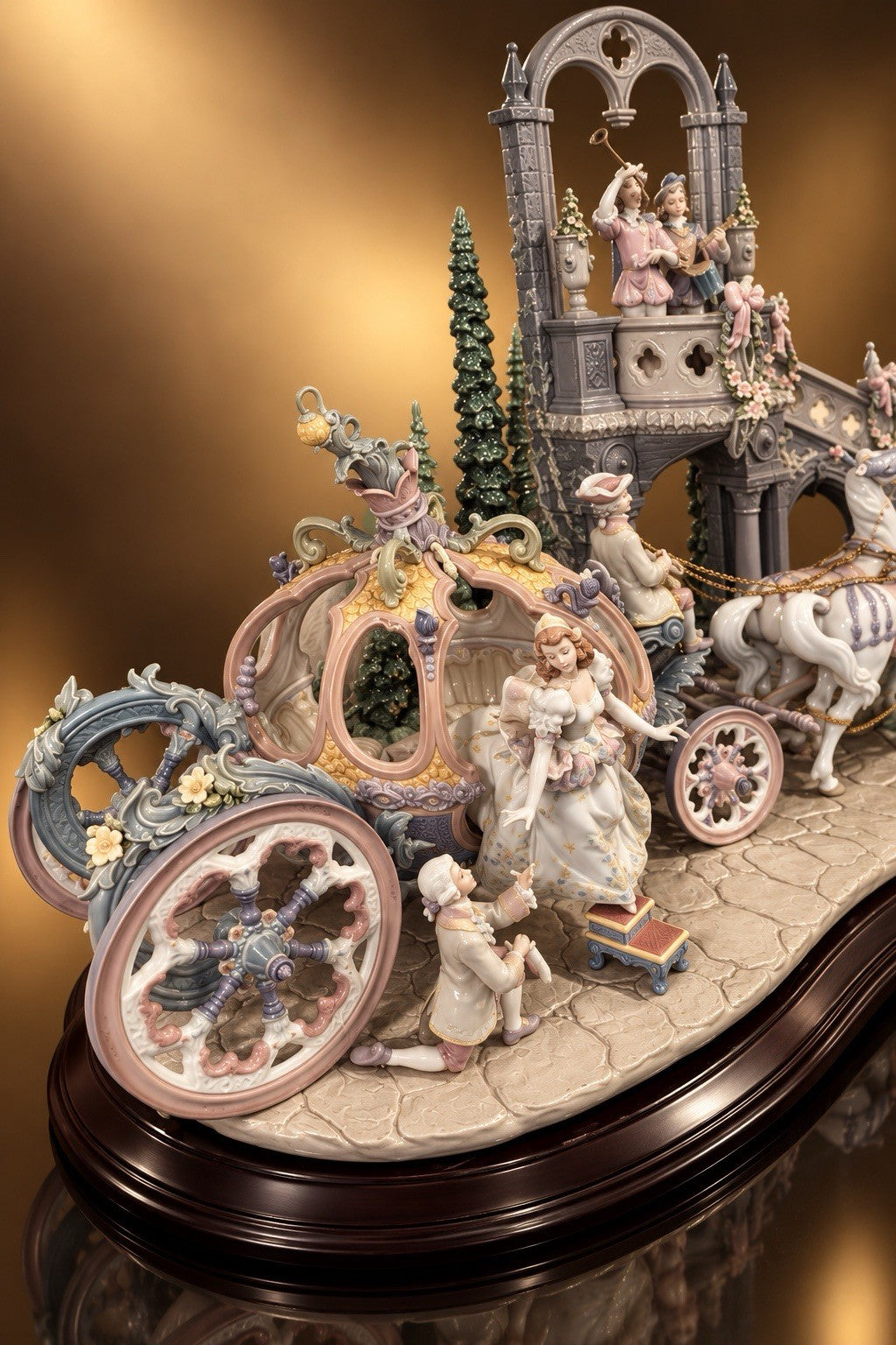Lladró Cinderella’s Arrival #01001785 | Limited Edition | Porcelain Sculpture