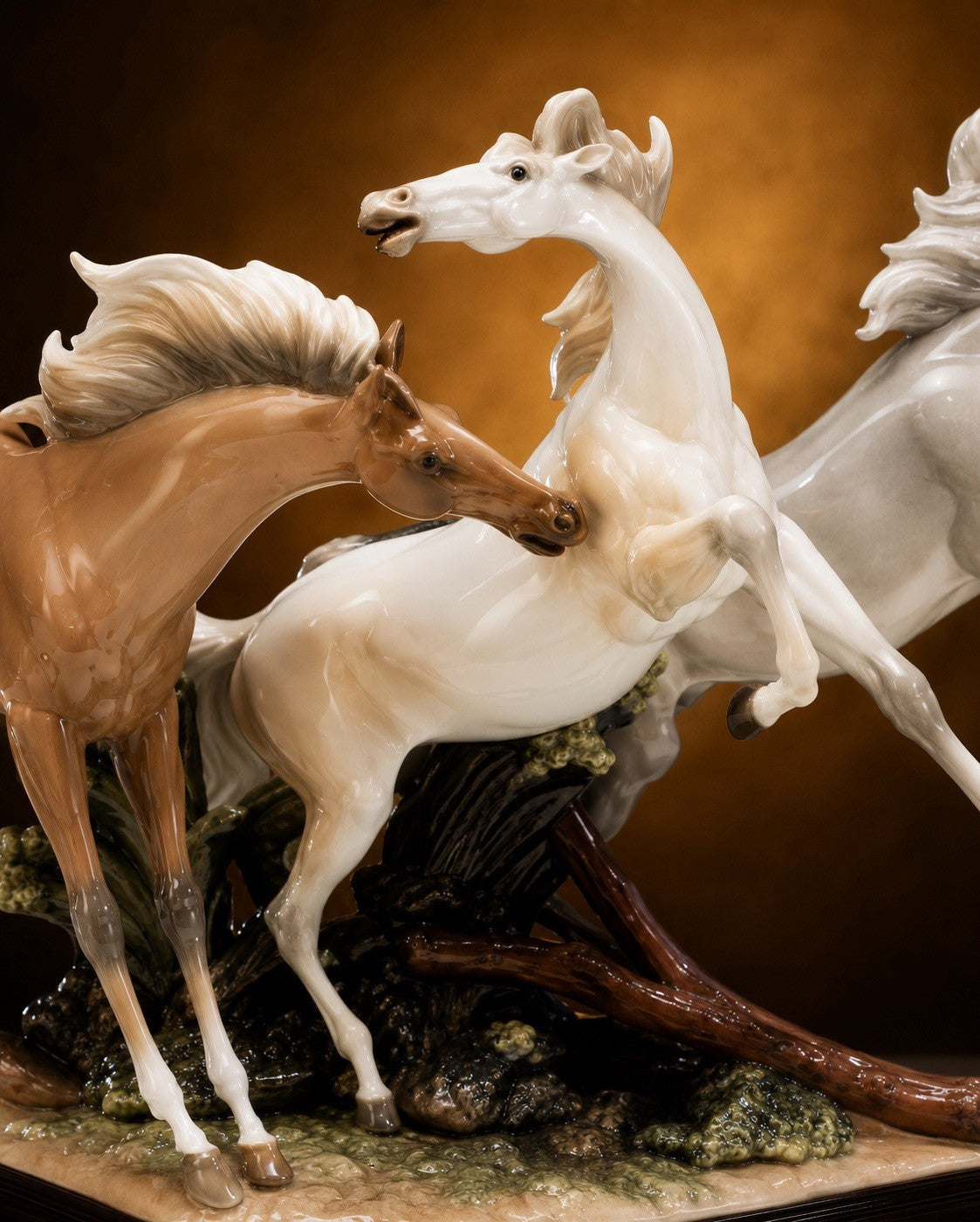 Lladró Born Free #01001420 | Large Porcelain Horse Sculpture | Mint Complete