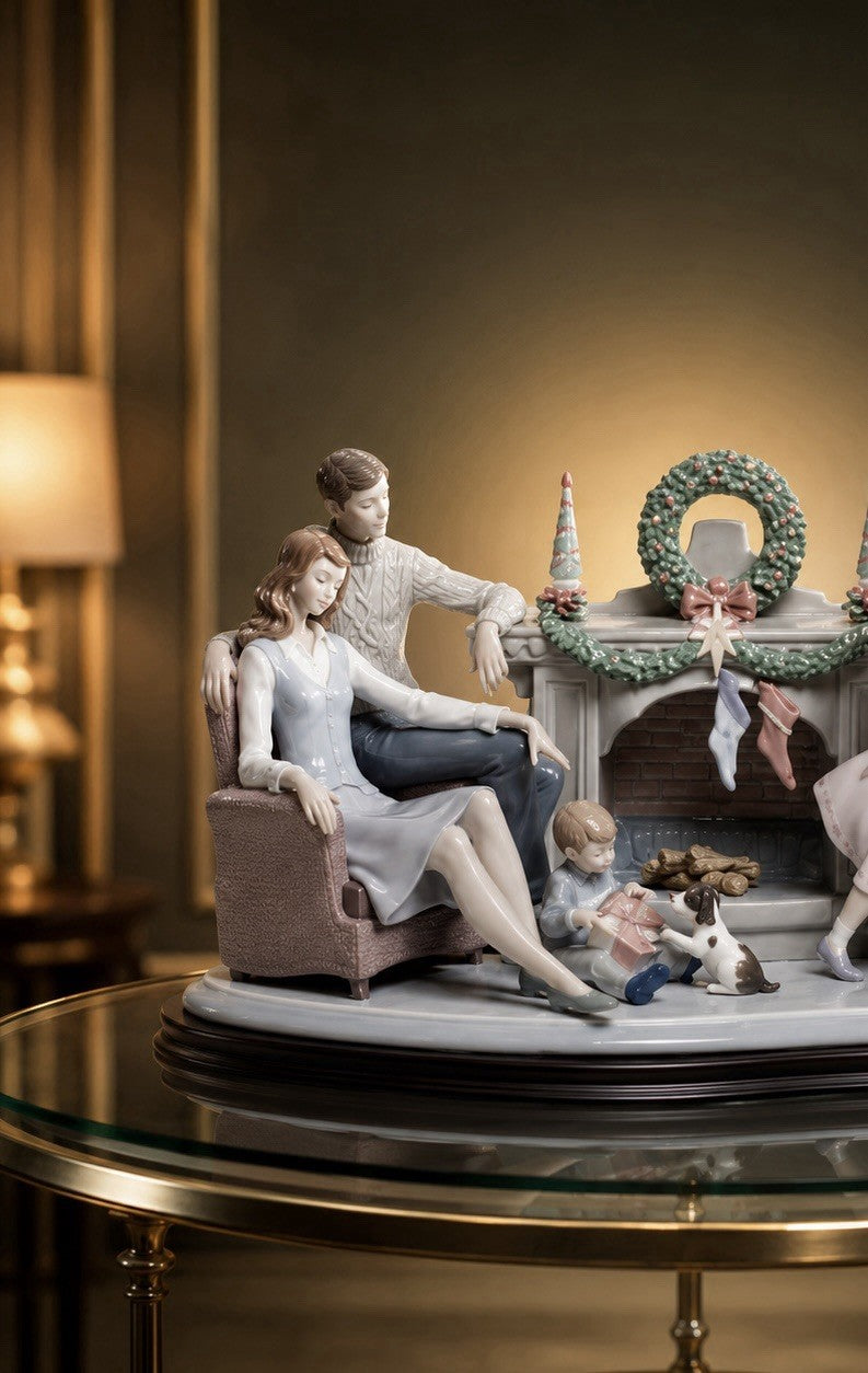 Lladró A Family Christmas #01008260 | Retired 2015 | Mint in Box
