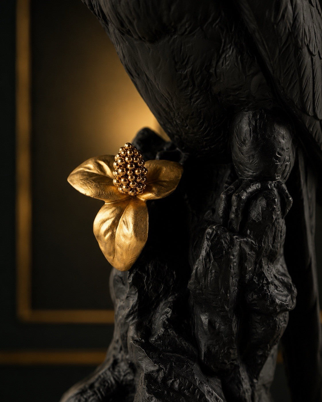 Lladro 01009577 Macaw Bird Black Gold Limited Edition Matte Gold Lustre. Mint!