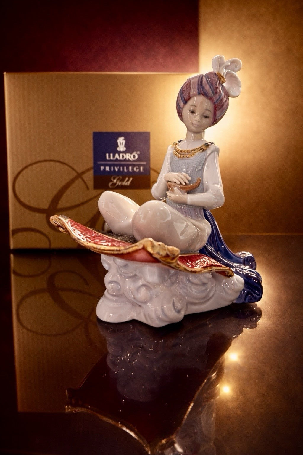MIB! Lladro PRIVILEGE GOLD COLLECTION Aladdin #8532 Mint w/BOX.