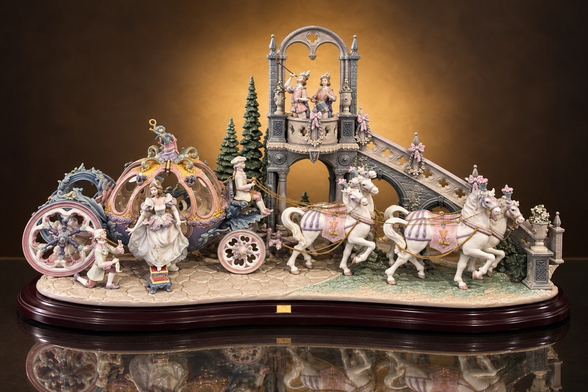 Lladró Cinderella’s Arrival #01001785 | Limited Edition | Porcelain Sculpture
