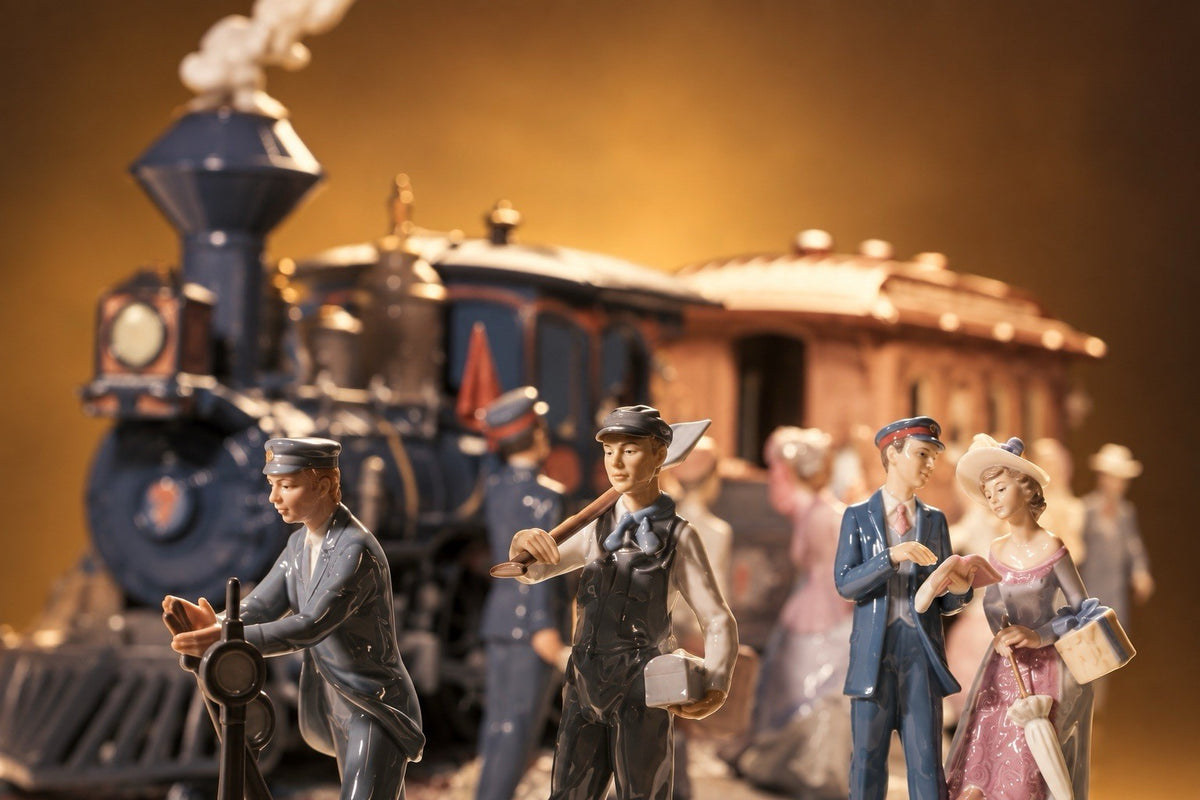 Lladro A Grand Adventure Train Sculpture. Limited Edition 01001888