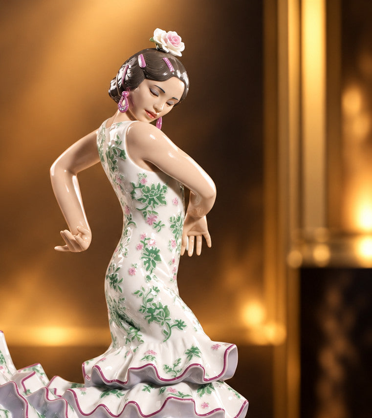 Lladro 01008766 Flamenco Flair Woman Green and Purple #8766 NEW + F/S