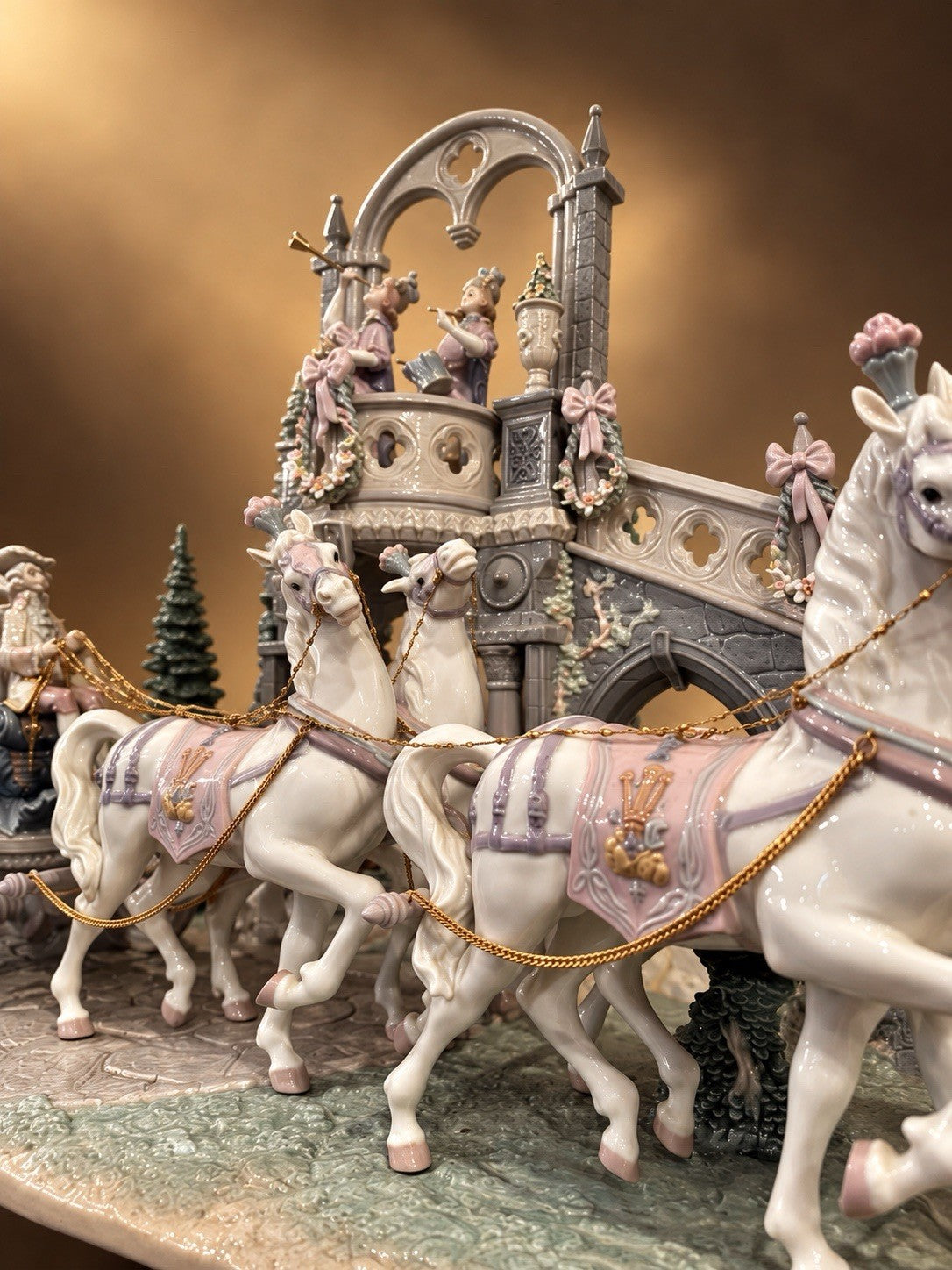 Lladró Cinderella’s Arrival #01001785 | Limited Edition | Porcelain Sculpture