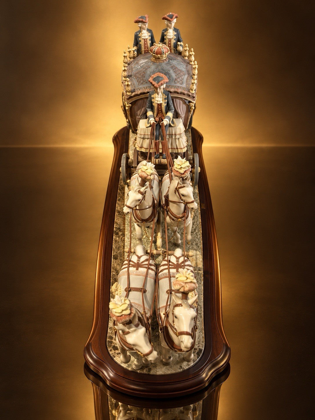 Lladró 18th Century Coach #01001485 | High Porcelain | Elite Limited Edition 500