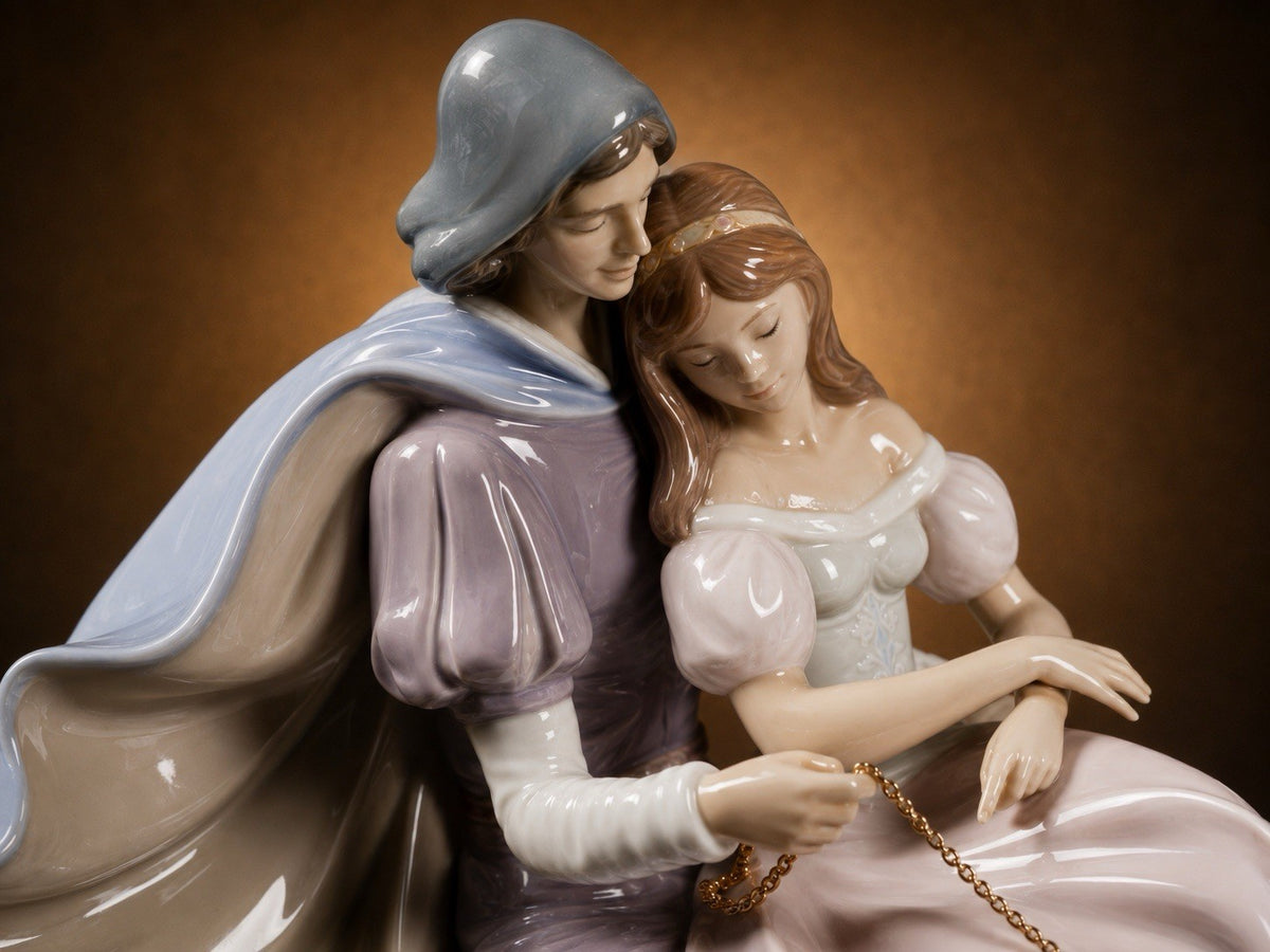 RARE RETIRED LLADRO LOVE STORY #5991 | SNOW WHITE & PRINCE | BOX, BASE & COA.