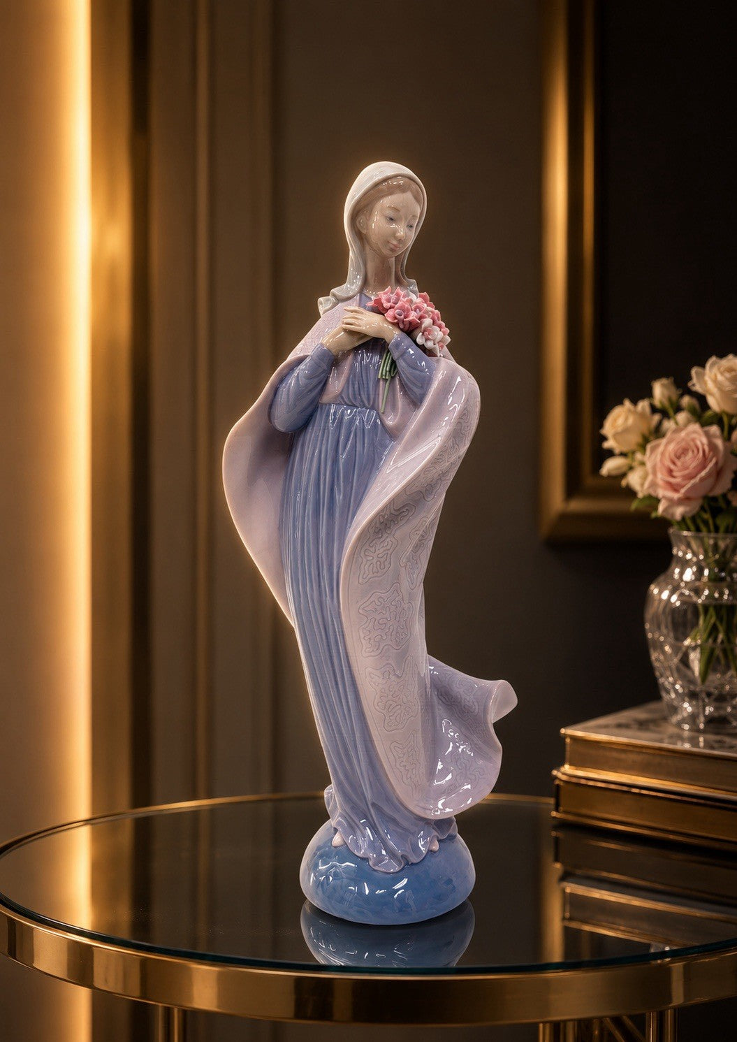 MADONNA WITH FLOWERS LLADRÓ Item #01005171. Beautiful Condition.