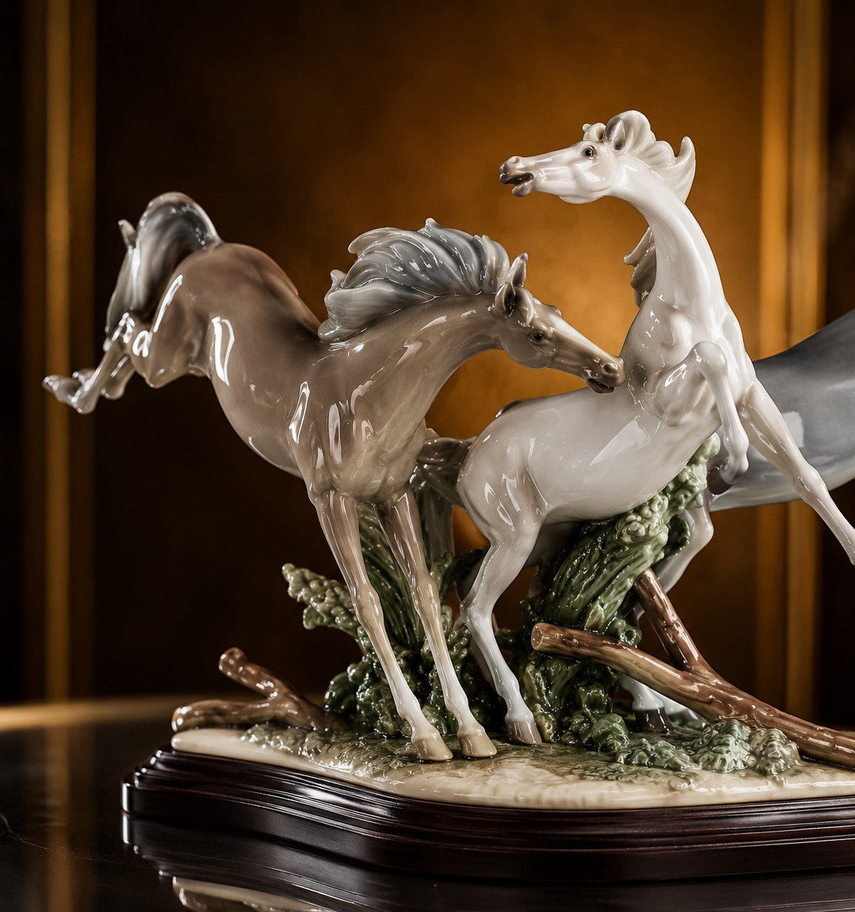 Lladró Born Free #01001420 | Large Porcelain Horse Sculpture | Mint Complete