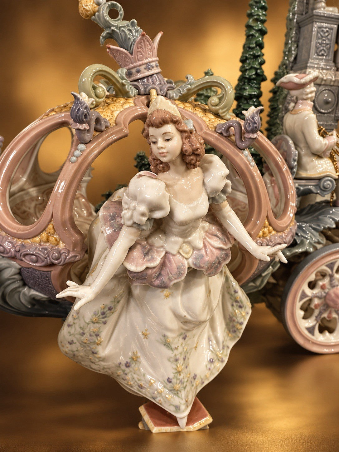 Lladró Cinderella’s Arrival #01001785 | Limited Edition | Porcelain Sculpture