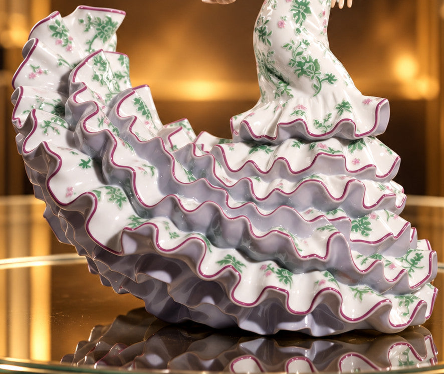 Lladro 01008766 Flamenco Flair Woman Green and Purple #8766 NEW + F/S