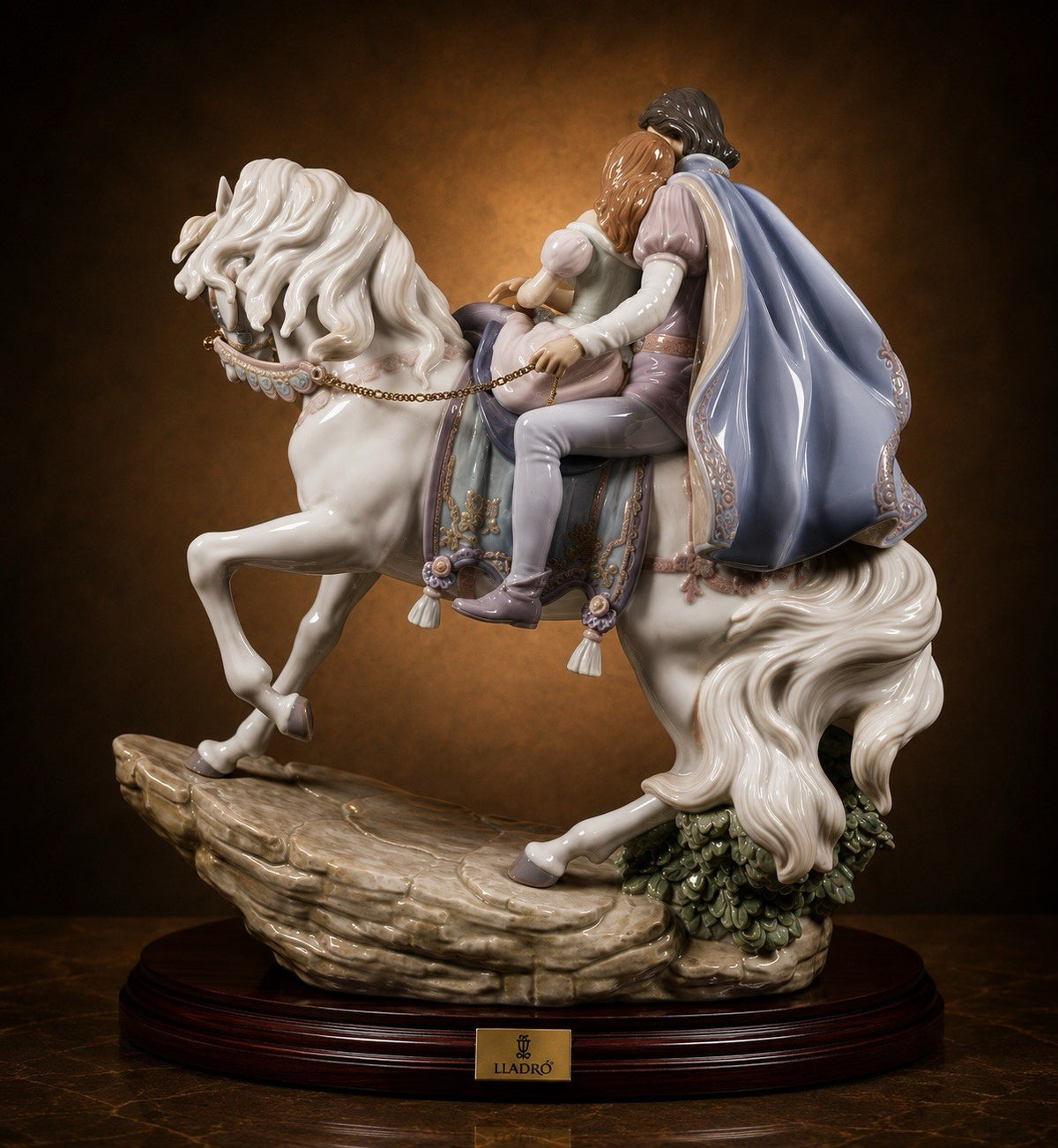 RARE RETIRED LLADRO LOVE STORY #5991 | SNOW WHITE & PRINCE | BOX, BASE & COA.