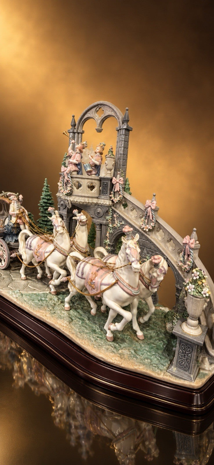 Lladró Cinderella’s Arrival #01001785 | Limited Edition | Porcelain Sculpture